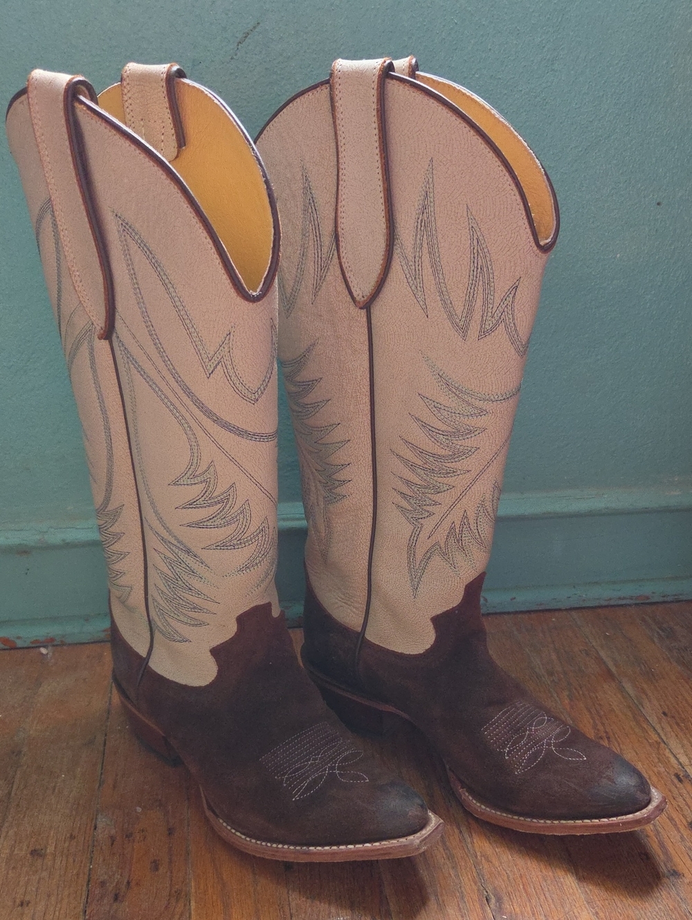 Classic Two-Tone Men’s Western Boots - Brown & Tan